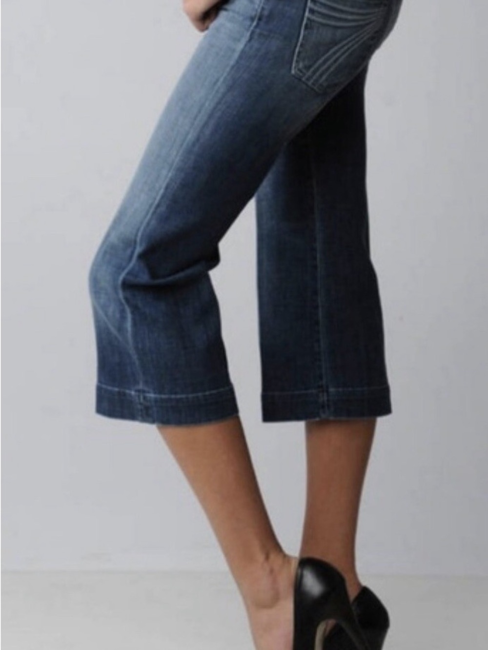 7 for all Mankind Crop Dojo Jean Capris